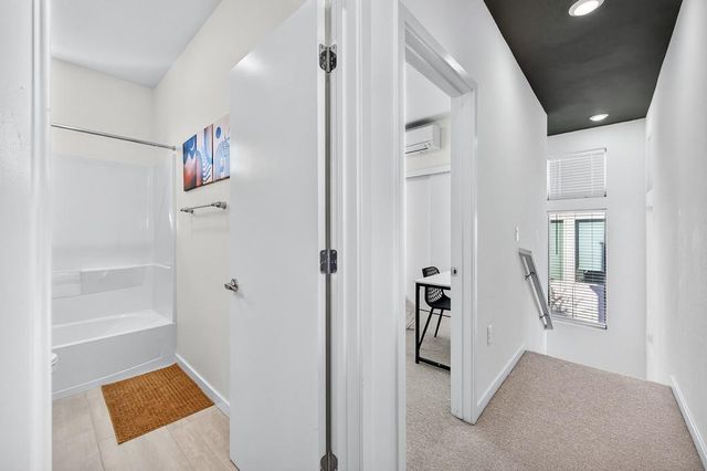 218 Box Ln, Sacramento, CA 95818