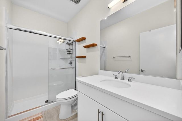 218 Box Ln, Sacramento, CA 95818