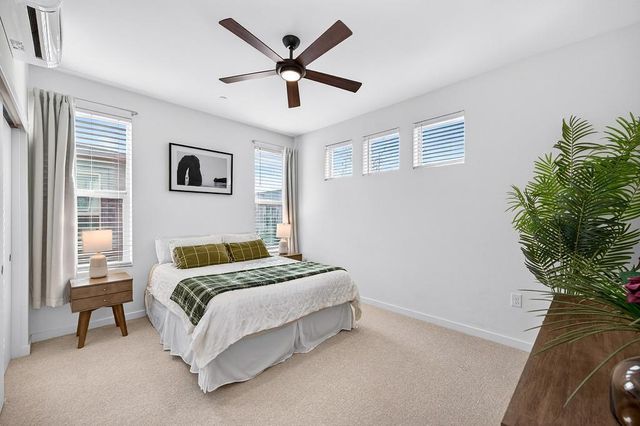 218 Box Ln, Sacramento, CA 95818