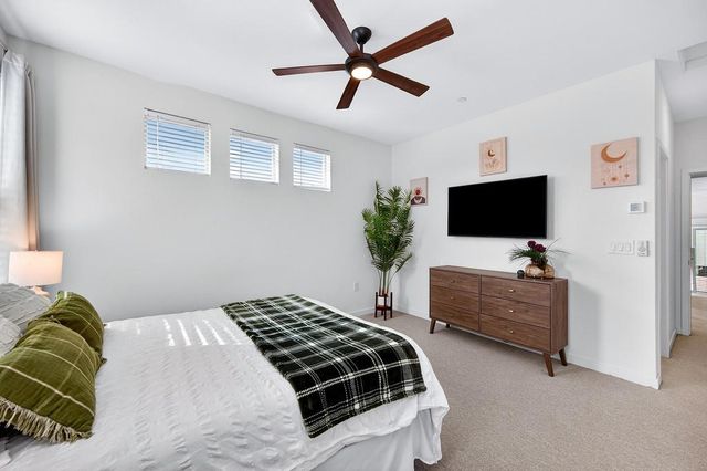 218 Box Ln, Sacramento, CA 95818