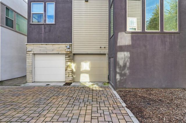 218 Box Ln, Sacramento, CA 95818