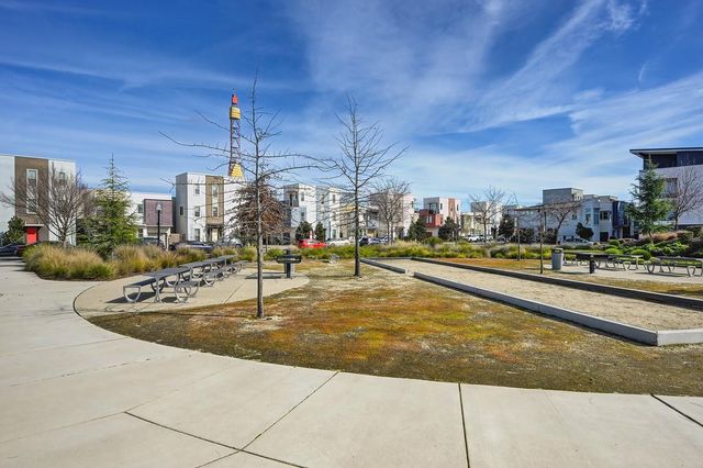 218 Box Ln, Sacramento, CA 95818