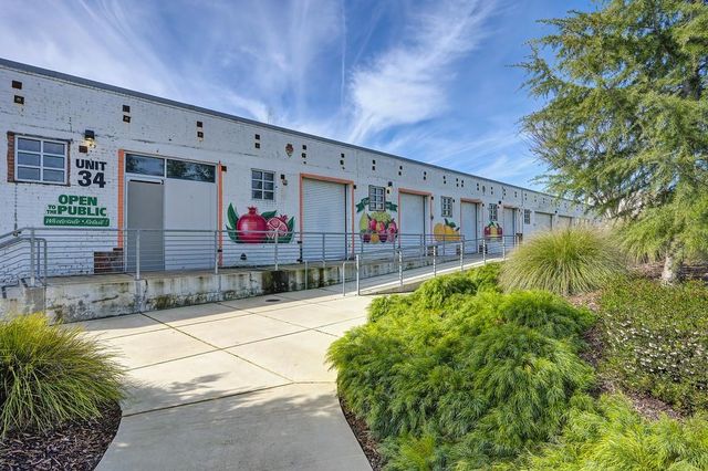 218 Box Ln, Sacramento, CA 95818