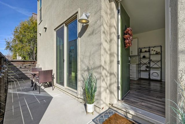 218 Box Ln, Sacramento, CA 95818