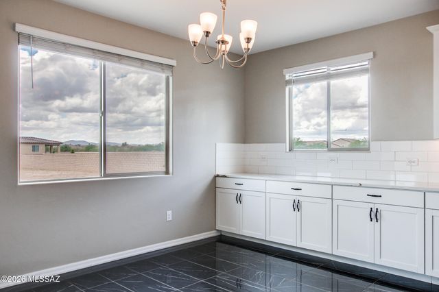 16001 N Columbus Boulevard, Tucson, AZ 85739