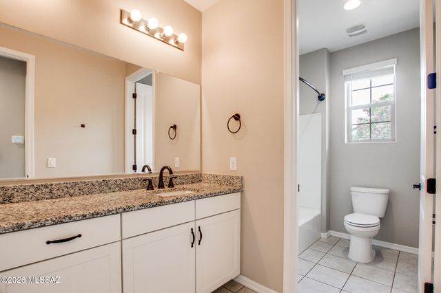 16001 N Columbus Boulevard, Tucson, AZ 85739