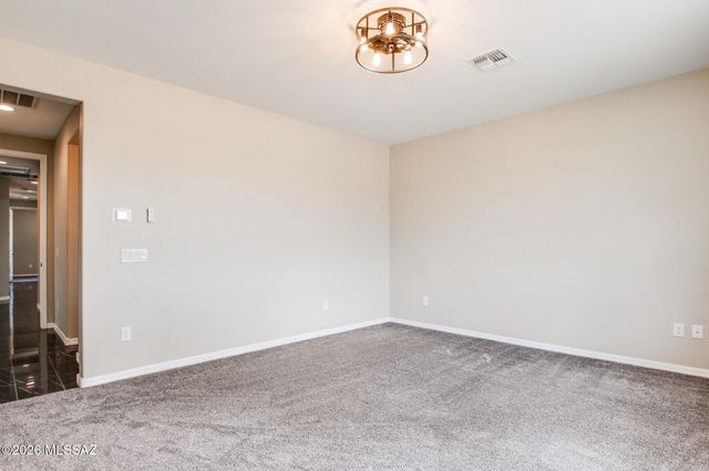 16001 N Columbus Boulevard, Tucson, AZ 85739