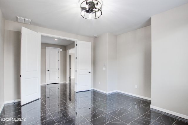16001 N Columbus Boulevard, Tucson, AZ 85739