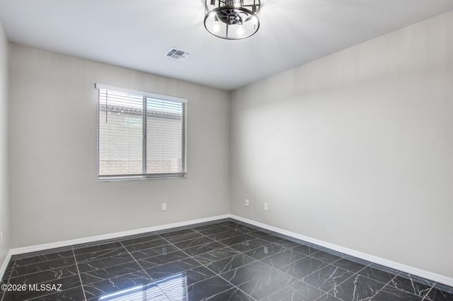 16001 N Columbus Boulevard, Tucson, AZ 85739