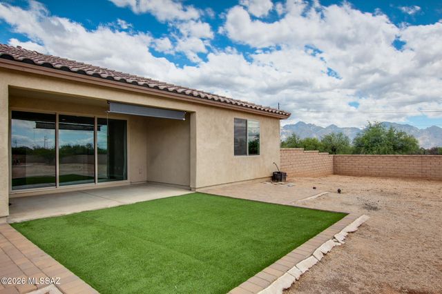 16001 N Columbus Boulevard, Tucson, AZ 85739