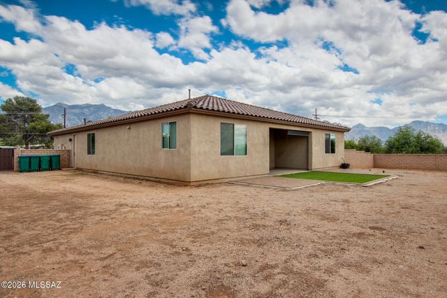 16001 N Columbus Boulevard, Tucson, AZ 85739