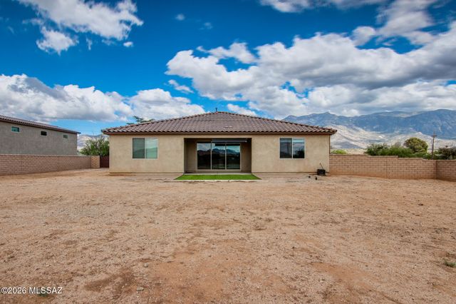 16001 N Columbus Boulevard, Tucson, AZ 85739