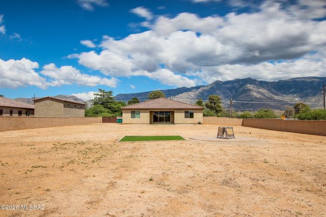 16001 N Columbus Boulevard, Tucson, AZ 85739