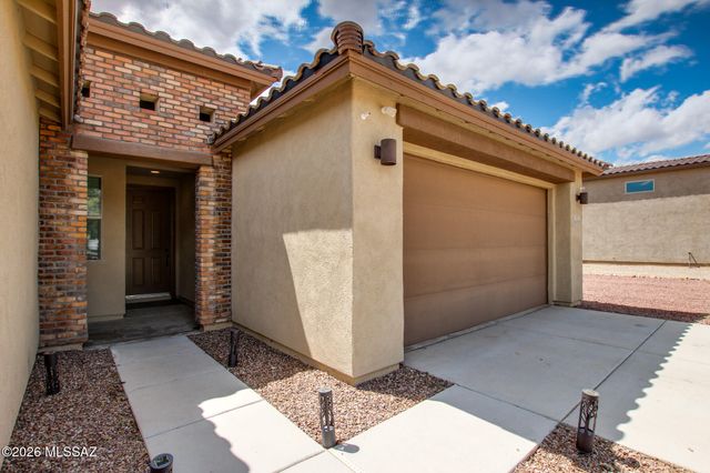 16001 N Columbus Boulevard, Tucson, AZ 85739
