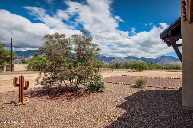 16001 N Columbus Boulevard, Tucson, AZ 85739