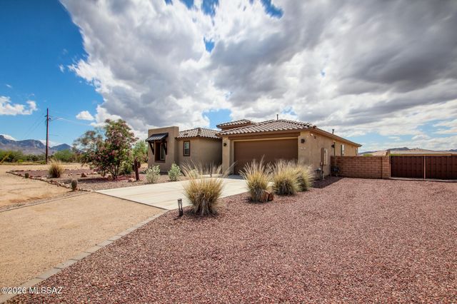 16001 N Columbus Boulevard, Tucson, AZ 85739