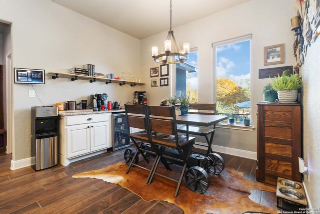 129 Crescent Ridge, Adkins, TX 78101