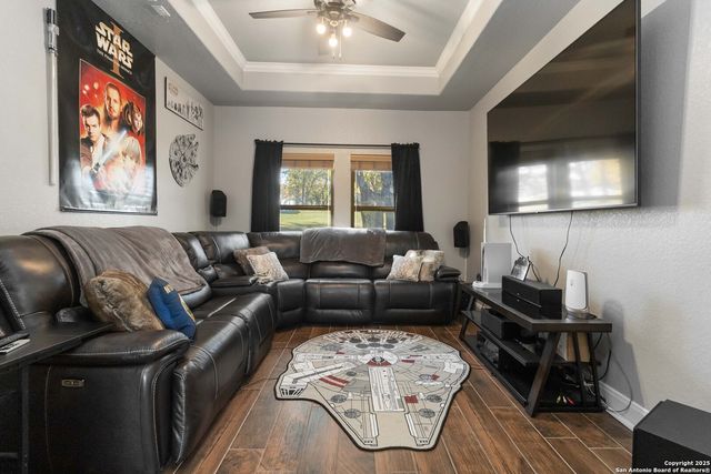 129 Crescent Ridge, Adkins, TX 78101