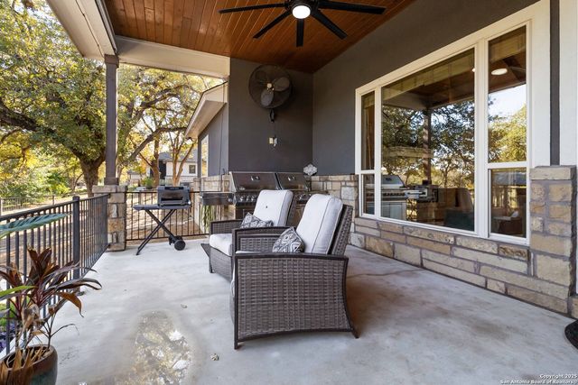 129 Crescent Ridge, Adkins, TX 78101