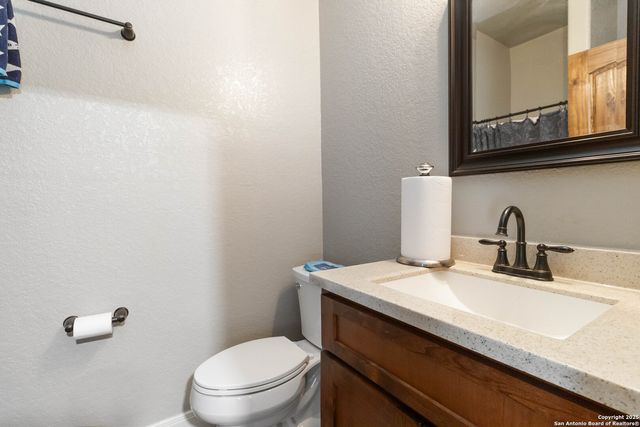 129 Crescent Ridge, Adkins, TX 78101