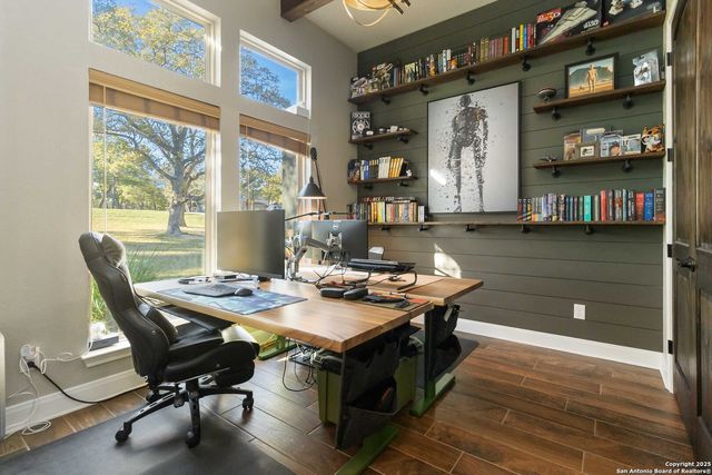 129 Crescent Ridge, Adkins, TX 78101