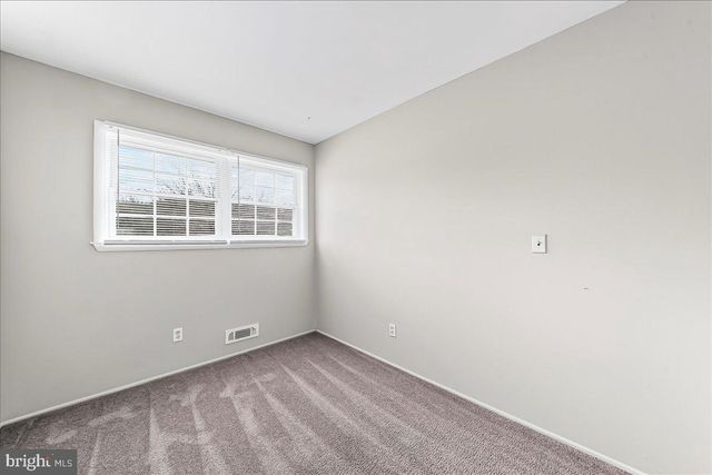 725 S HARMONY RD, Newark, DE 19713