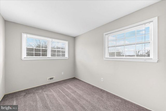 725 S HARMONY RD, Newark, DE 19713