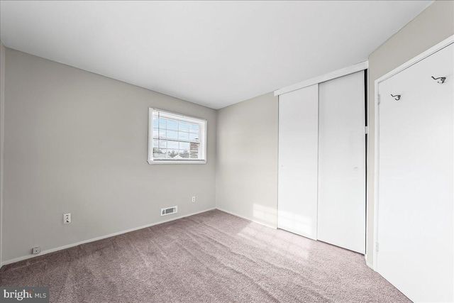 725 S HARMONY RD, Newark, DE 19713