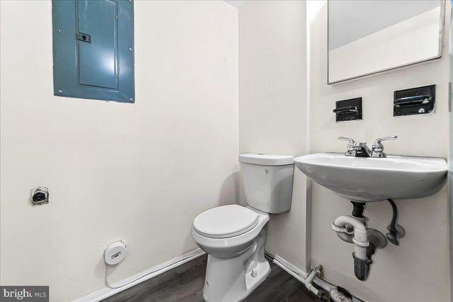 725 S HARMONY RD, Newark, DE 19713