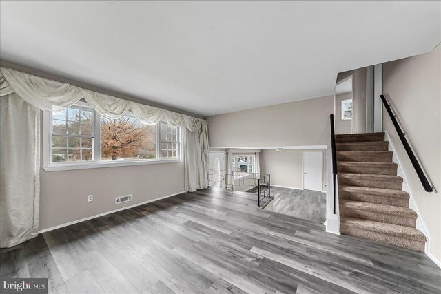 725 S HARMONY RD, Newark, DE 19713