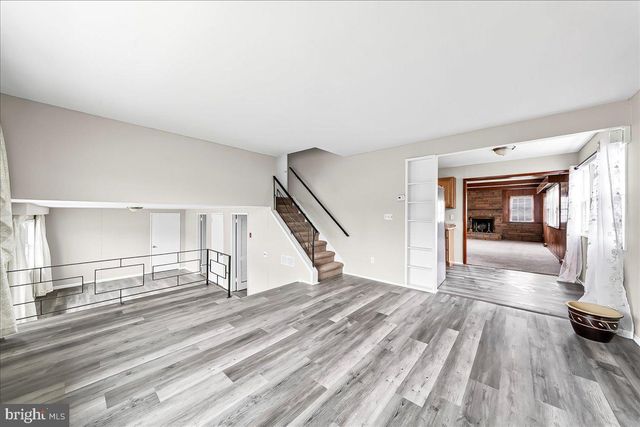 725 S HARMONY RD, Newark, DE 19713