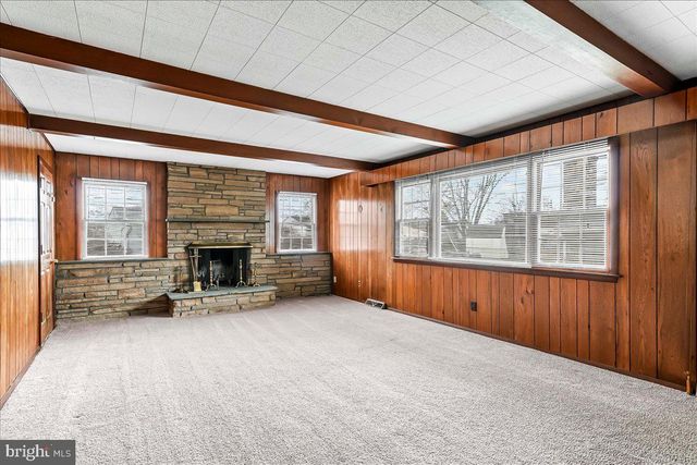 725 S HARMONY RD, Newark, DE 19713