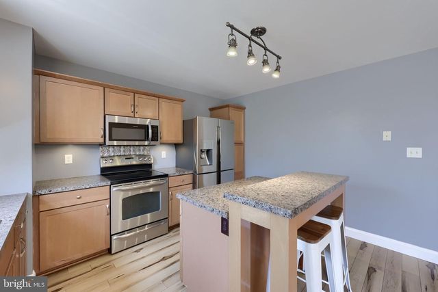 216 EAGLE DR, Ephrata, PA 17522