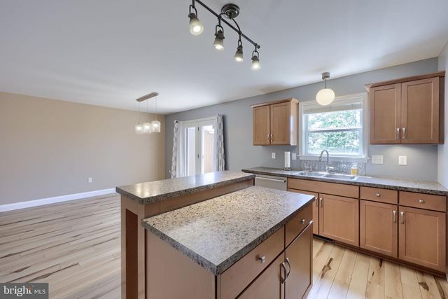 216 EAGLE DR, Ephrata, PA 17522