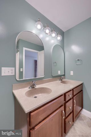 216 EAGLE DR, Ephrata, PA 17522