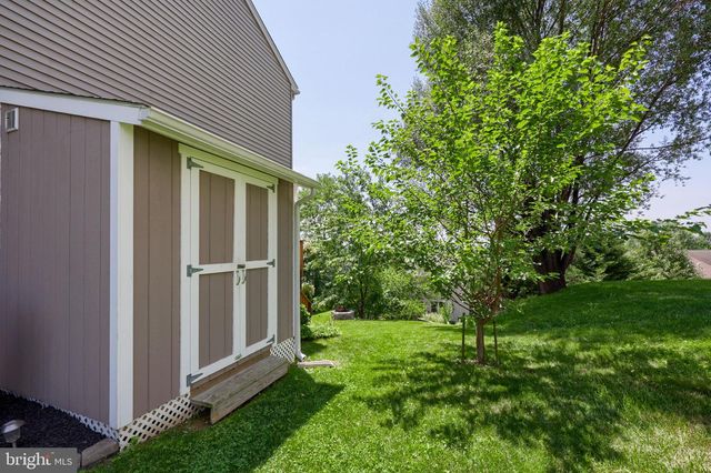 216 EAGLE DR, Ephrata, PA 17522