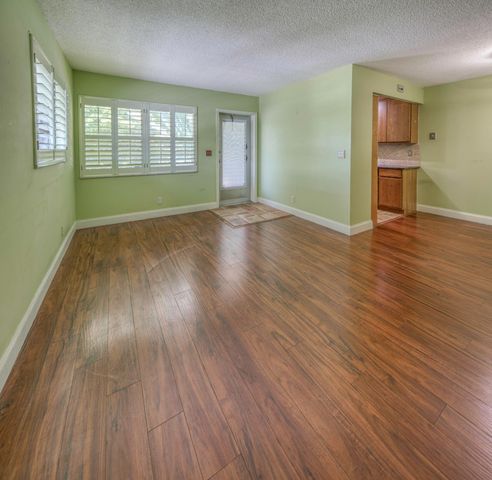 216 N FEDERAL Highway 8, Lake Worth Beach, FL 33460