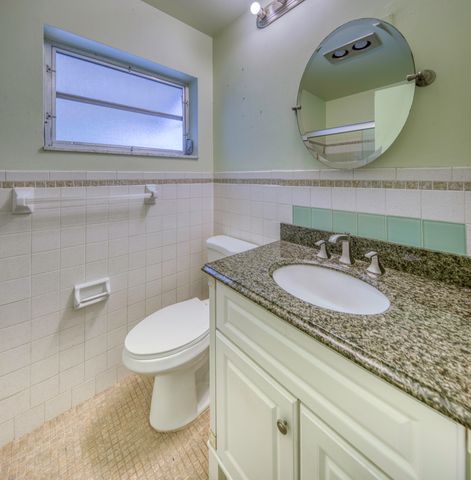 216 N FEDERAL Highway 8, Lake Worth Beach, FL 33460