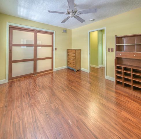216 N FEDERAL Highway 8, Lake Worth Beach, FL 33460