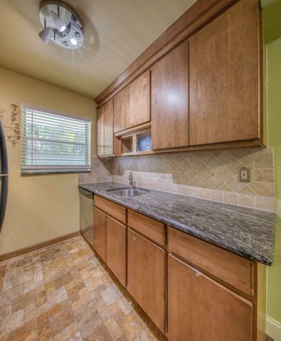 216 N FEDERAL Highway 8, Lake Worth Beach, FL 33460