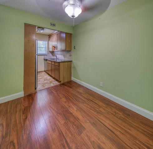 216 N FEDERAL Highway 8, Lake Worth Beach, FL 33460