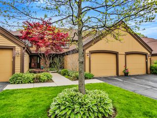 1336 Fairfax Lane, Buffalo Grove, IL 60089