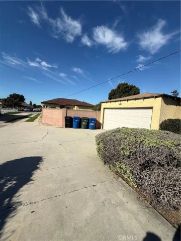 8762-8764 La Salle, Cypress, CA 90630