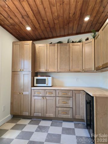 152 Florida Avenue, Forest City, NC 28043