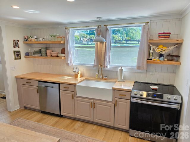152 Florida Avenue, Forest City, NC 28043
