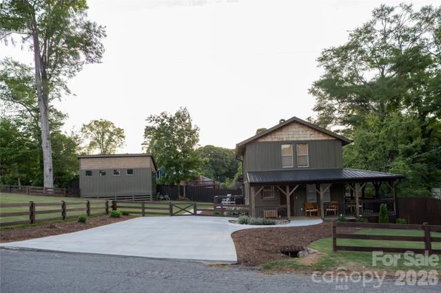 152 Florida Avenue, Forest City, NC 28043