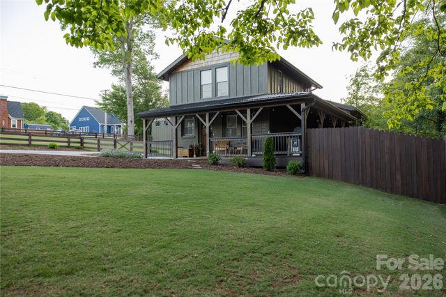 152 Florida Avenue, Forest City, NC 28043
