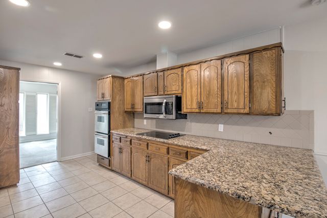 2331 Brookhaven Drive, Denison, TX 75020