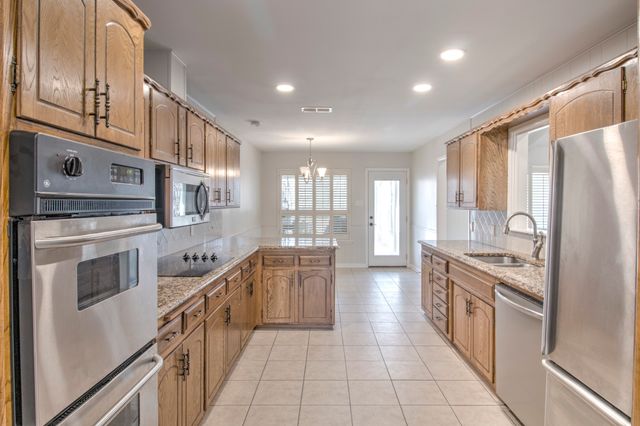 2331 Brookhaven Drive, Denison, TX 75020