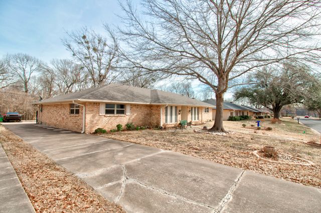 2331 Brookhaven Drive, Denison, TX 75020